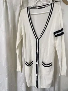 ホワイト Vネック ニットカーディガン