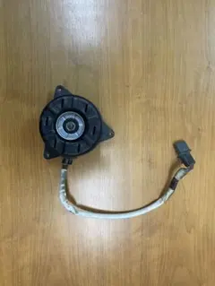 いすゞ純正 エアコン コンデンサーファンモーター 8-98076091-0 新品