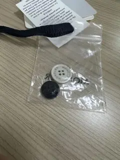 ホワイト ブラック プラスチックボタン 2個セット