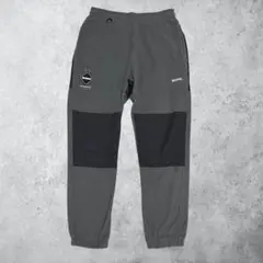 グレー ジョガーパンツ