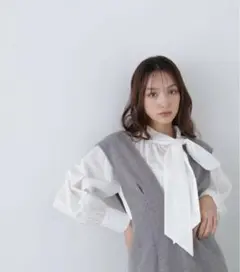 ★美品★ ナチュラルビューティーベーシック　Vネック　ジャンスカ　グレー