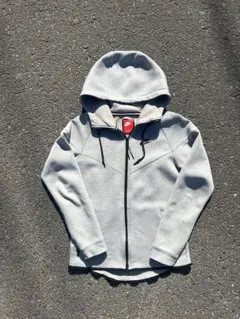Nike テックフリース パーカー