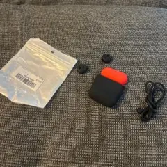 イヤホンケース シリコン製 ブラック×レッドのサムネイル