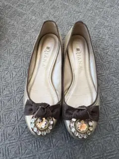 DIANA ゴールド フラットシューズ