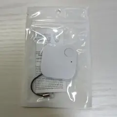 ホワイト スクエア型 GPSトラッカー