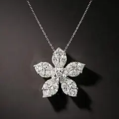 高貴✨シルバーネックレス czダイヤモンド フラワー ロイヤル 煌びやか 極美