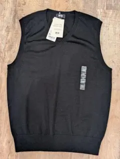 ユニクロ　メリノＶネックベスト　2枚