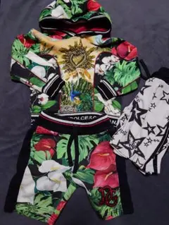 Dolce & Gabbana フラワー柄 トレーナー & 星柄ショートパンツ