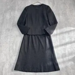 C395 未使用級 NEWYORKER スカースーツ 上下 ノーカラー 9号 灰