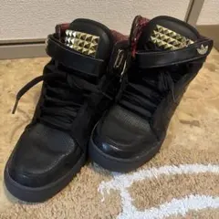 adidas スタッズ付き ブラックスニーカー 7 US