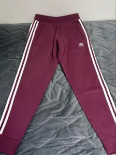 【価格変更】adidas バーガンディ スウェットパンツ
