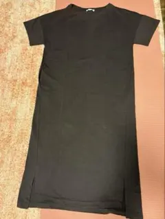 TOMORROWLAND 黒 カットソーワンピース 半袖 スリット入り