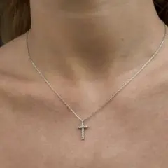 Brandy melville シンプル クロスネックレス シルバーのサムネイル