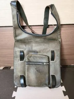 オリーブグリーン ショルダーバッグ