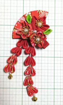 髪飾り つまみ細工 赤 和装 ヘアアクセサリー 着物 成人式 七五三 ひなまつり