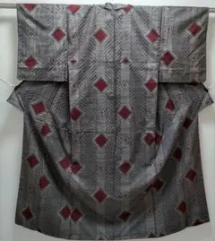 S寸　裄65.5、身丈144ｃｍ☆正絹　龍郷大島紬　希少な新品未使用　仕付糸付 大島紬 正絹 身丈144.5cm L 裄68cm 着物 羽織 セット