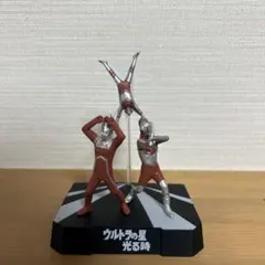 ウルトラ怪獣戯画　名鑑　ウルトラの星光る時 Amazon.co.jp: 怪獣戯画 シークレット ウルトラの星光る時 セブン&初代