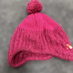 ファミリア　ポンポン付きピンクニット帽　53〜55