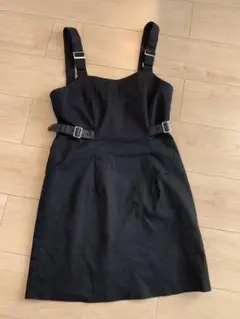 EVRIS ブラック ストラップ付き ワンピース 美品のサムネイル