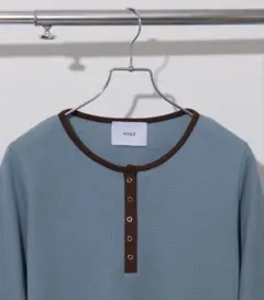 【NOGLE】 【新品未使用タグ付き】ワッフルヘンリーネックトップス　ブルー