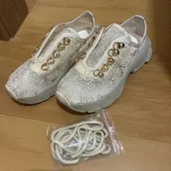 フラワー刺繍 メッシュスニーカー ホワイト ゴールド金具のサムネイル