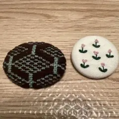 幾何学模様と花の刺繍ブローチ2点セット