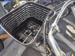 電動アシスト自転車26の部品のみ。前籠、サドル、ベル、スタンド、充電、充電器。のサムネイル