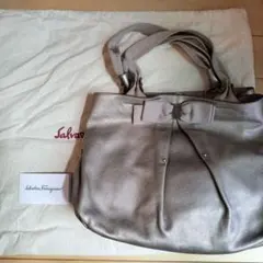 Salvatore Ferragamo トートバッグ メタリックのサムネイル