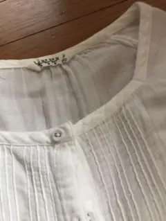 ホワイト プリーツ 長袖シャツ