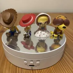 トイストーリー かくれんぼフィギュア ウッディ ジェシー ボーピープ スリンキー