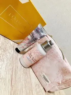 【L'OCCITANE】チェリーハンドクリーム・ボディーミルク・ポーチ3点セット