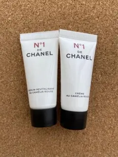 CHANEL N°1 DE CHANEL クリーム 美容液 サンプルセットのサムネイル