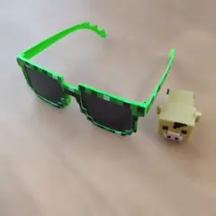 サングラス　マイクラ風　フィギア