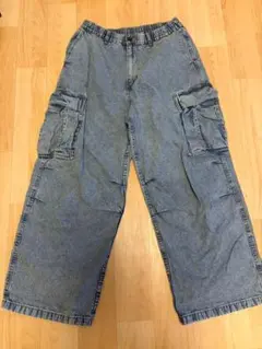 【美品】GU デニムスーパーワイドカーゴパンツ+OS（米国仕様） Mサイズのサムネイル