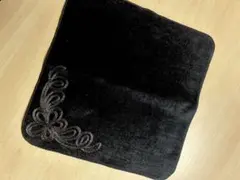 黒の刺繍入りタオルハンカチ