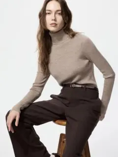 ユニクロ UNIQLO メリノリブタートルネックセーター ベージュ Mサイズ