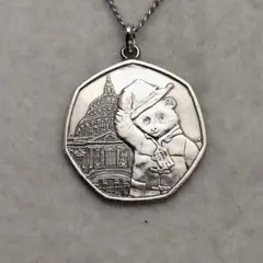 セント・ポール大聖堂のくまのパディントン　イギリスのコインネックレス