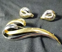 Item thumbnail for item 2d355888-b26e-43e3-8888-a8b19428da14