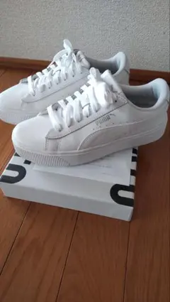 PUMA スニーカー ホワイト