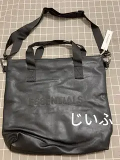 ESSENTIALS ショルダーバッグ 黒