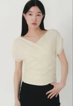 Geeong V shirring tee