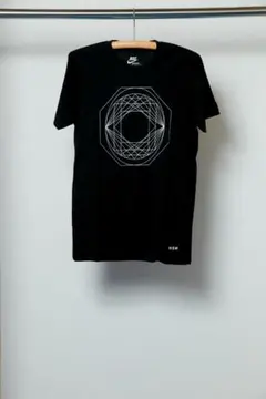 新品 NIKE NSW Tシャツ