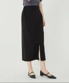 黒のスリット入りタイトスカート（11）