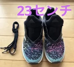 adidasスニーカー23センチ