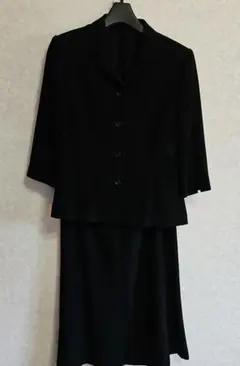 ブラックスカートスーツ 3/4袖ジャケット 11号