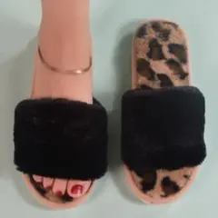 もこもこ✨ルームシューズ✨スリッパ　匿名　ヒョウ柄❤黒　ブラック　春夏　新商品