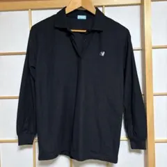 犬の刺繍入り黒長袖ポロシャツ