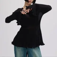 極美品 AMERI SHEER FRILL V NECK KNIT TOP 黒のサムネイル
