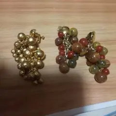 葡萄モチーフのイヤリング２個