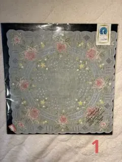 スワトウ　刺繍ハンカチ　新品